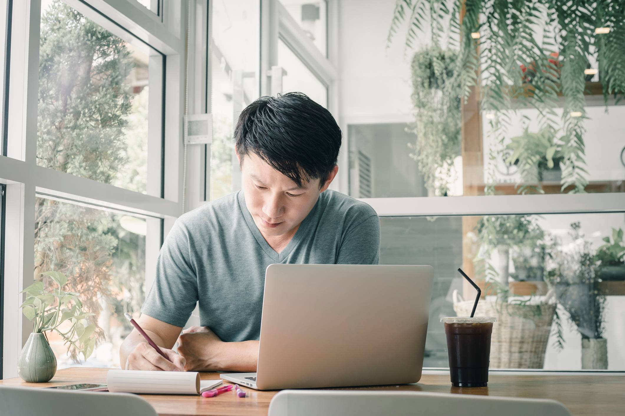 Losing your job vs. quitting: Is there a difference when it comes to health insurance coverage?